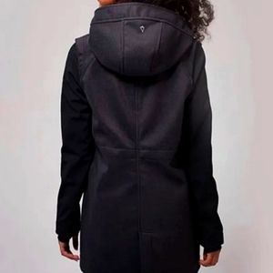 Ivivva Rock in the Rain Jacket in Black; Size 4